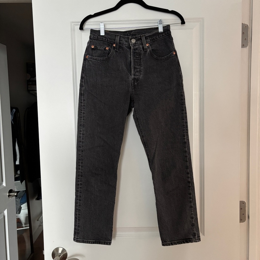 Levi's Women's Black Cropped Jeans